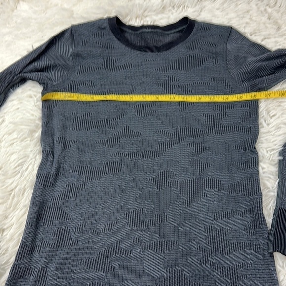 Lululemon Swiftly Breathe Long Sleeve Vented Camo Black / Asphalt Grey - Picture 2 of 4